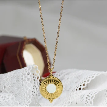 Елегантното Бяло Колие от неръждаема Стомана с Перли във формата на Миди 2022, Модни Женски Златни Медальони с Монети, Вериги, Бижута